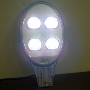 LED STREET/PARKING LOT LIGHT