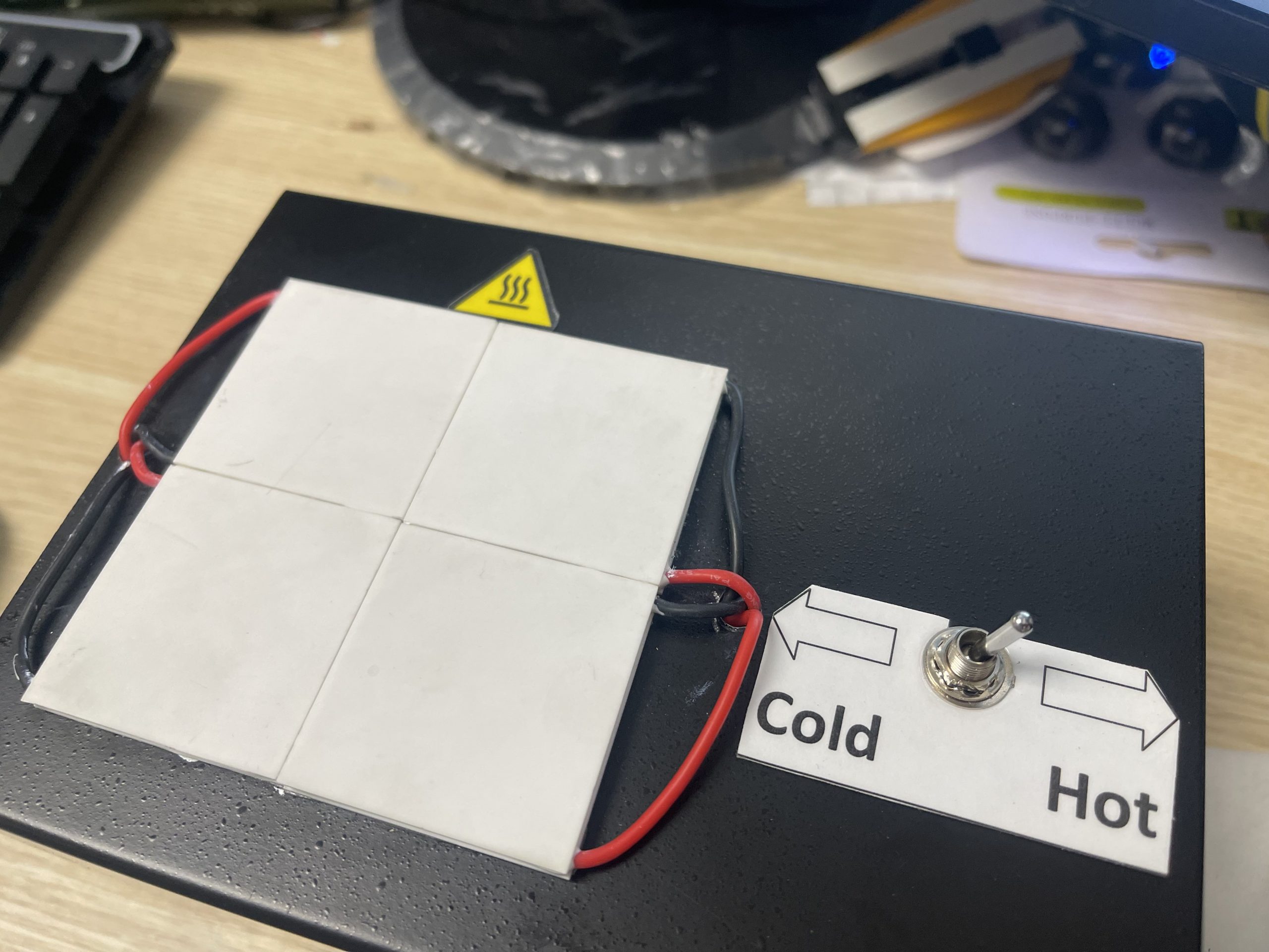 Thermoelectric Peltier Project the Tabletop Heater Cooler Device