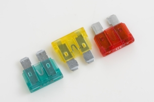 REGULAR AUTOMOTIVE
BLADE FUSES
32 VDC